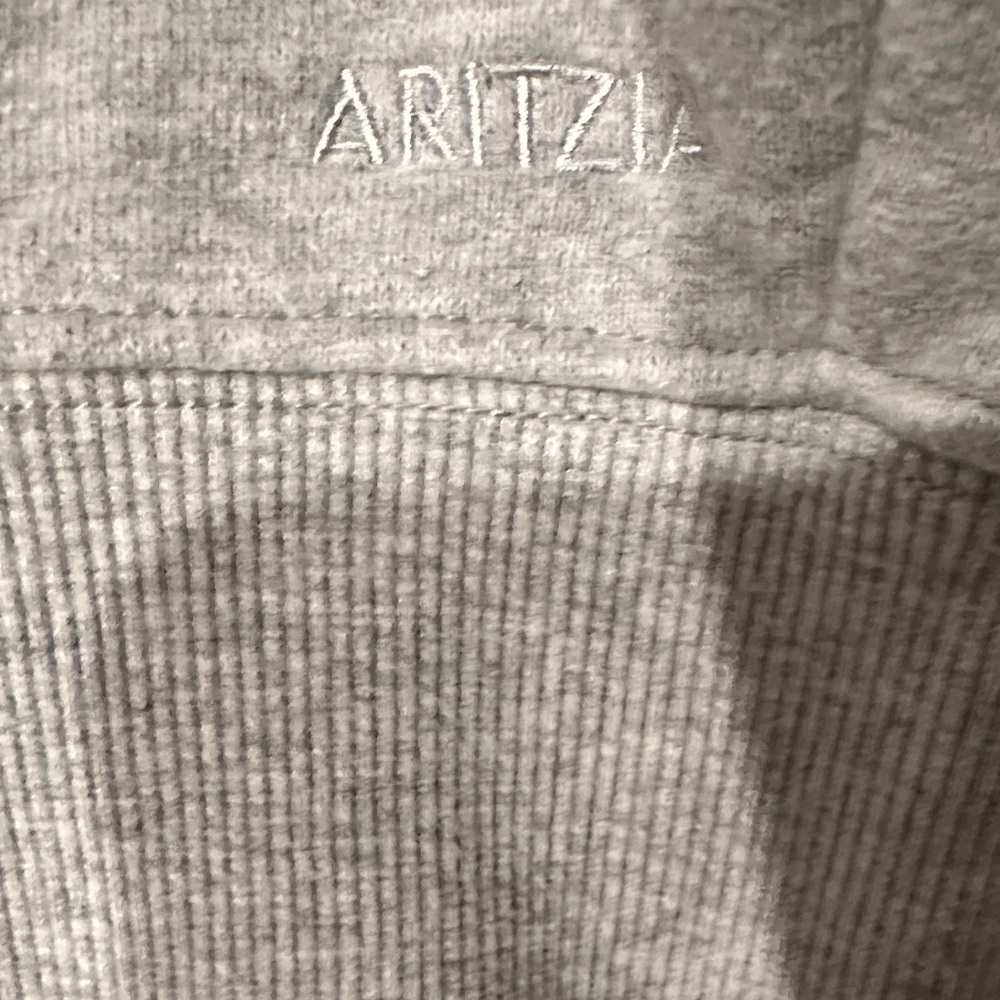 Aritzia Gray Perfect Fit Sweat fleece Zip-Up Hoodie EUC. - Picture 9 of 9
